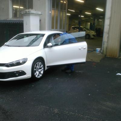 Opération nettoyage automobile pour les lycéens de la section carrosserie